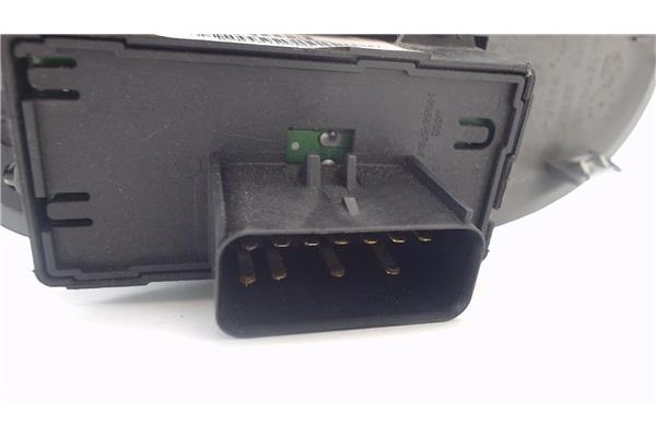 Recambio de mando elevalunas delantero izquierdo para chrysler voyager (rg) 2.5 crd referencia OEM IAM 746797084  