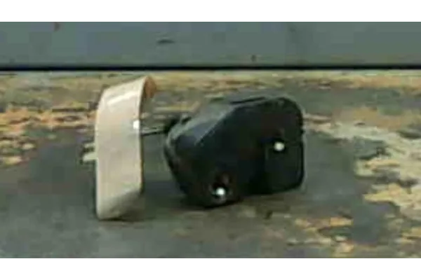 Recambio de cierre electromagnetico trasero derecho para opel movano furgón (f9) 2.5 dti referencia OEM IAM 4500452  