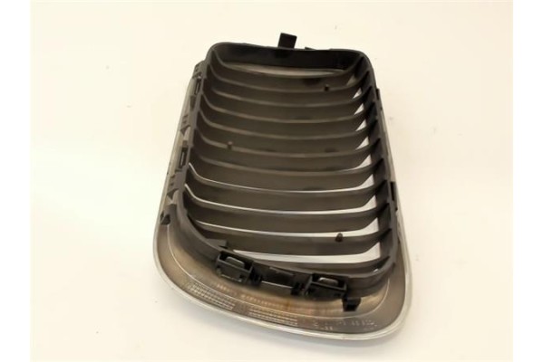 Recambio de rejilla capo para bmw serie 3 berlina (e36) referencia OEM IAM 51138185802 51138195094 