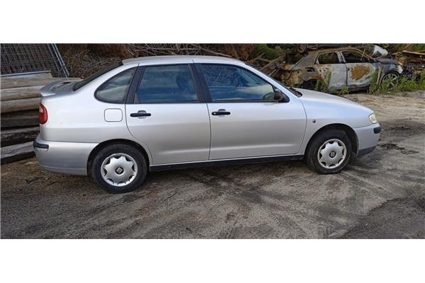 seat cordoba berlina (6k2) del año 1999
