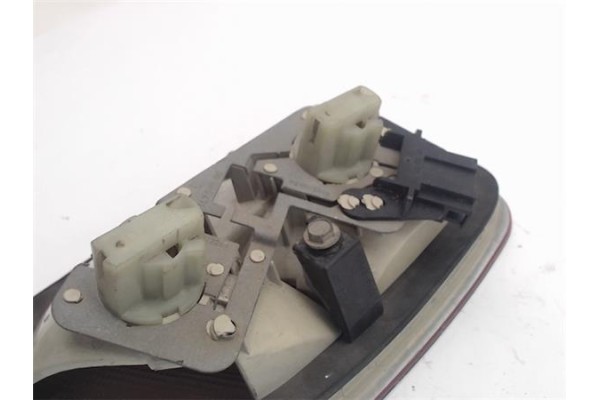 Recambio de piloto trasero izquierdo para mercedes-benz clase e (bm 210) berlina referencia OEM IAM   