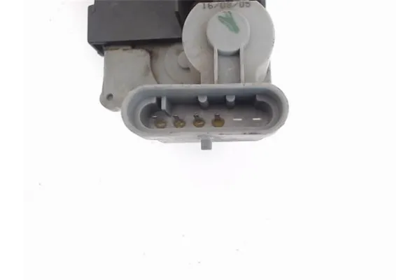 Recambio de cierre electromagnetico trasero derecho para alfa romeo 147 (190) 1.9 jtdm 16v referencia OEM IAM 46556820  
