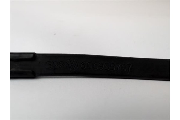 Recambio de brazo limpiaparabrisas trasero para volkswagen polo iv (9n1) 1.4 16v referencia OEM IAM 606955707  