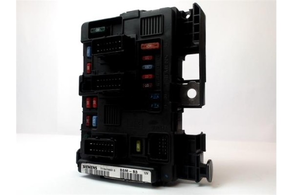 Recambio de caja fusibles/rele para citroen c5 berlina 2.0 hdi referencia OEM IAM T118470003G  