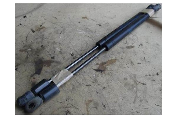 Recambio de amortiguador porton para opel astra h berlina 1.7 cdti referencia OEM IAM 132743  