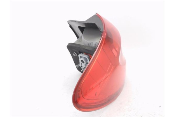 Recambio de piloto trasero izquierdo para mercedes-benz clase b (bm 246) 1.8 b 200 cdi (246.201) referencia OEM IAM A2468200564 