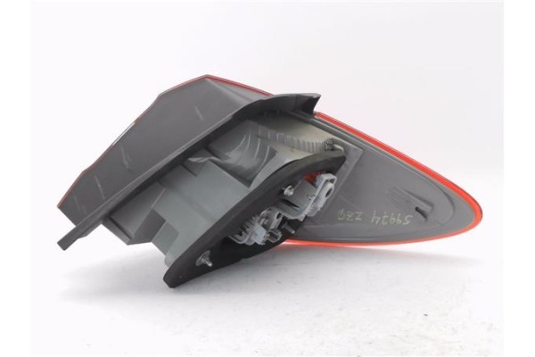 Recambio de piloto trasero izquierdo para mercedes-benz clase b (bm 246) 1.8 b 200 cdi (246.201) referencia OEM IAM A2468200564 