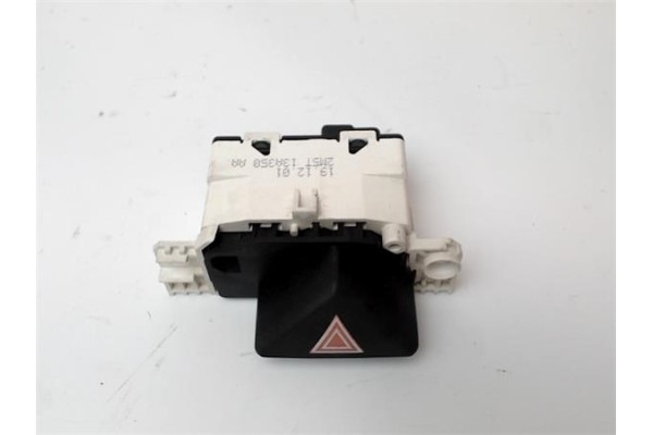 Recambio de interruptor luces emergencia para ford focus (daw, dbw) 1.8 turbo di / tddi referencia OEM IAM 2M5T13A350A  