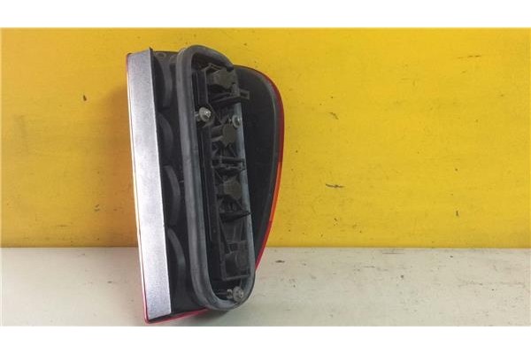 Recambio de piloto trasero izquierdo para volkswagen caddy fg/co (9k9) 1.4 furgón referencia OEM IAM 67733530  
