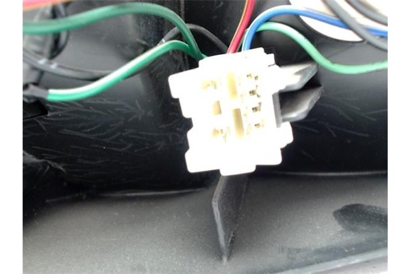 Recambio de piloto trasero derecho para hyundai lantra berlina (rd) 2.0 gls referencia OEM IAM 81I17Y  