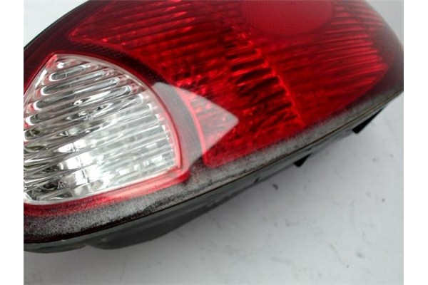 Recambio de piloto trasero derecho para hyundai lantra berlina (rd) 2.0 gls referencia OEM IAM 81I17Y  