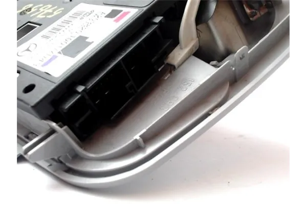 Recambio de embellecedor luz techo para mercedes-benz clase c (bm 203) berlina 2.2 220 cdi (203.006) referencia OEM IAM 20382010