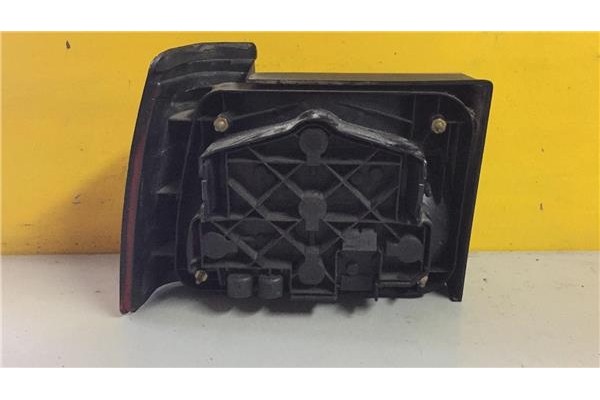 Recambio de piloto trasero derecho para volkswagen jetta ii (165/167) 1.3 básico / c referencia OEM IAM 165945257A  