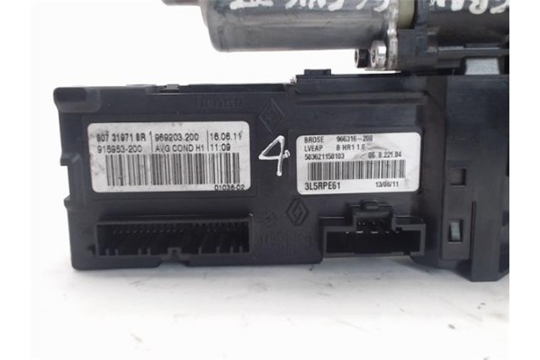 Recambio de motor elevalunas delantero izquierdo para renault scenic ii (jm) referencia OEM IAM 130822479  