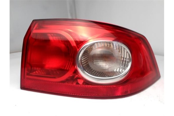 Recambio de piloto trasero derecho para renault laguna ii (bg0) 1.9 dci (bg1a, bg1w) referencia OEM IAM   