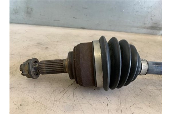 Recambio de palier delantero derecho para nissan micra (k12e) 1.2 16v referencia OEM IAM 39100AY100  