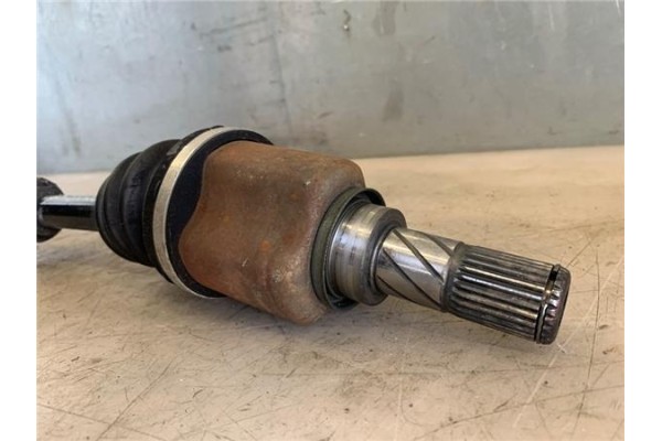 Recambio de palier delantero derecho para nissan micra (k12e) 1.2 16v referencia OEM IAM 39100AY100  