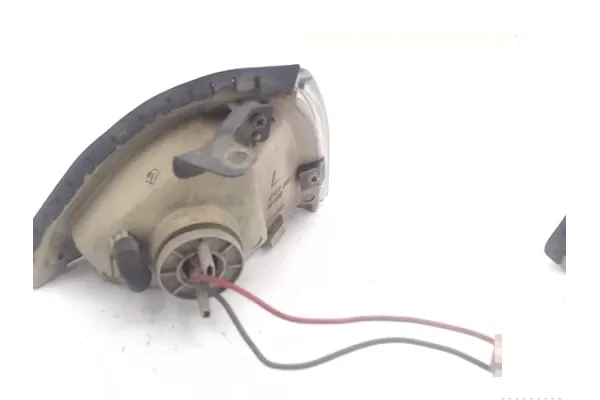Recambio de intermitente delantero izquierdo para suzuki swift berlina (sf/ea) referencia OEM IAM 21232231  