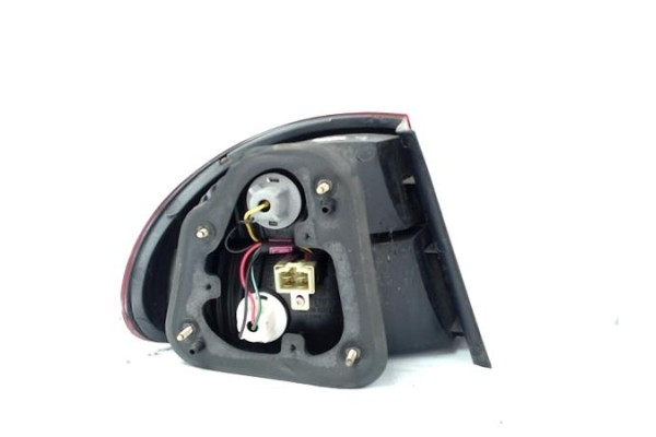 Recambio de piloto trasero derecho para daewoo lanos 1.4 se referencia OEM IAM   