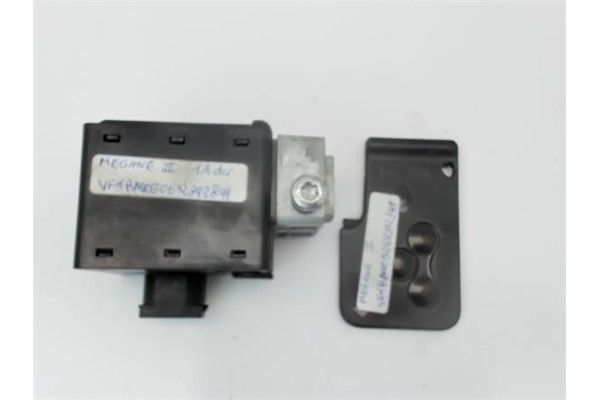 Recambio de antirrobo para renault megane ii berlina 3p referencia OEM IAM 8200468515  