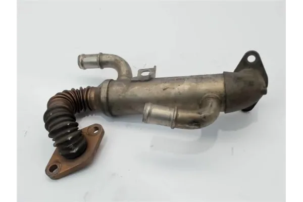 Recambio de tubo entrada valvula egr para volkswagen polo iv (9n3) referencia OEM IAM 045131513L  