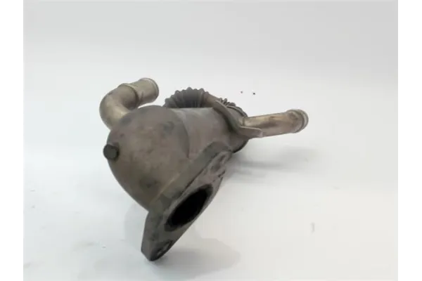 Recambio de tubo entrada valvula egr para volkswagen polo iv (9n3) referencia OEM IAM 045131513L  