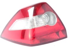 Recambio de piloto trasero izquierdo para renault megane ii classic berlina 1.4 expression referencia OEM IAM   