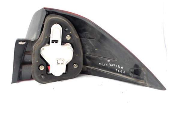Recambio de piloto trasero izquierdo para renault megane ii classic berlina 1.4 expression referencia OEM IAM   