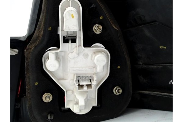 Recambio de piloto trasero izquierdo para renault megane ii classic berlina 1.4 expression referencia OEM IAM   