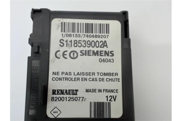 Recambio de llave para renault megane ii berlina 5p referencia OEM IAM 8200125077   Recambio de llave para renault megane ii berlina 5p referencia OEM IAM 8200125077