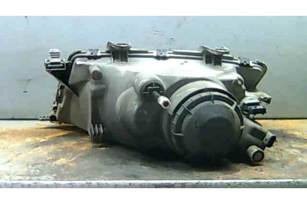 Recambio de faro delantero dcho para saab 900 berlina 2.0 i referencia OEM IAM 4240289  