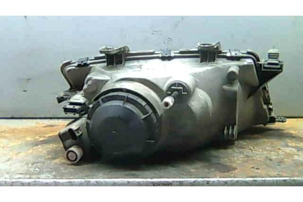 Recambio de faro delantero izquierdo para saab 900 berlina 2.0 i referencia OEM IAM 4240271  