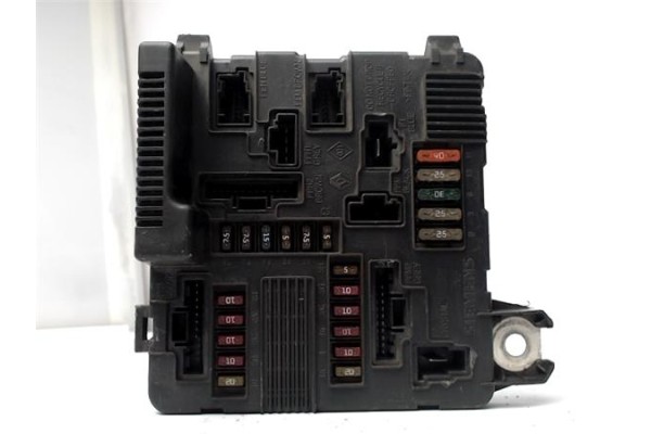 Recambio de caja fusibles/rele para renault megane ii (bm0/1_, cm0/1_) 1.5 dci (bm0f, cm0f) referencia OEM IAM 8200306033B S1183