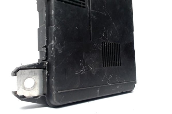 Recambio de caja fusibles/rele para renault megane ii (bm0/1_, cm0/1_) 1.5 dci (bm0f, cm0f) referencia OEM IAM 8200306033B S1183