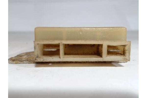 Recambio de caja fusibles/rele para lada niva (2121/21213/21214/21215/2131) 1.6 basis referencia OEM IAM 1213702  