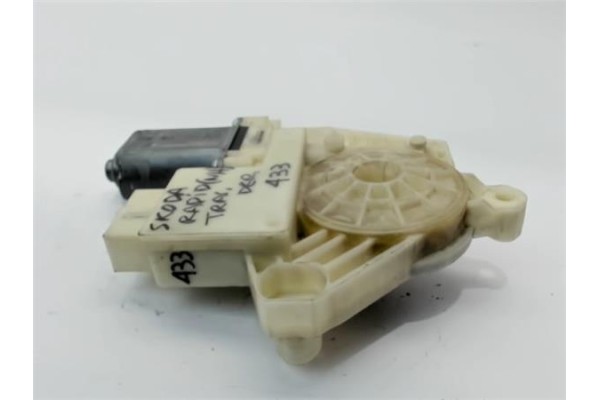 Recambio de motor elevalunas trasero derecho para skoda rapid spaceback (nh) referencia OEM IAM 5JA959812G  