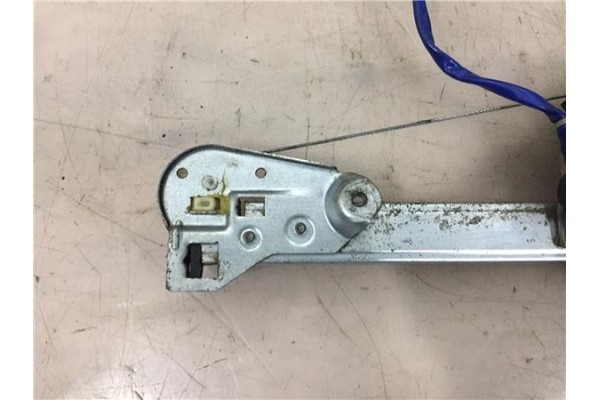 Recambio de mecanismo elevalunas delantero derecho para mazda 626 berlina (gf) 2.0 referencia OEM IAM 3630161919  