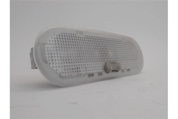Recambio de luz delantero central techo para dacia sandero i 1.2 16v referencia OEM IAM 8200074362  