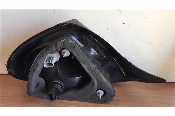 Recambio de piloto trasero derecho para chrysler neon pl2000 1.6 le referencia OEM IAM 52885228AE  