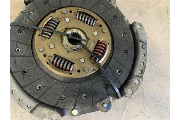 Recambio de disco embrague para toyota corolla verso (r1) 1.8 sol referencia OEM IAM 3125005100 3121005041 