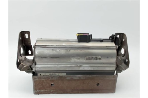 Recambio de airbag lateral delantero derecho para volkswagen golf iv berlina (1j1) referencia OEM IAM 1J0880204K  