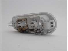 Recambio de luz delantero central techo para dacia sandero i 1.2 16v referencia OEM IAM 8200074362  