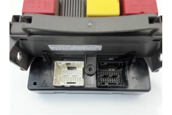 Recambio de caja fusibles/rele para renault laguna ii (bg0) 1.9 authentique referencia OEM IAM 8200413974 8200346814 