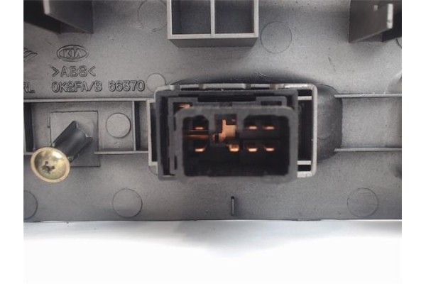 Recambio de mando elevalunas trasero izquierdo para kia carens (rs) 2.0 crdi referencia OEM IAM 0K2FA/B66370  