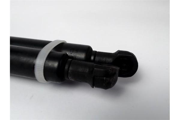 Recambio de amortiguador porton para opel agila 1.2 básico referencia OEM IAM 47 06 265 47 06 266 8185084E00000SK , SUZUKI | LR0