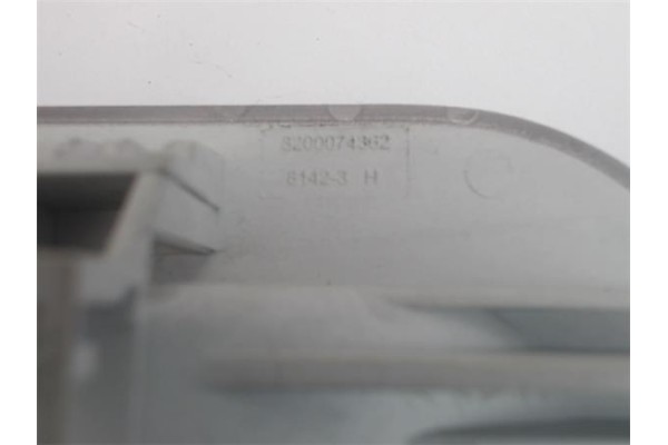 Recambio de luz delantero central techo para dacia sandero i 1.2 16v referencia OEM IAM 8200074362  