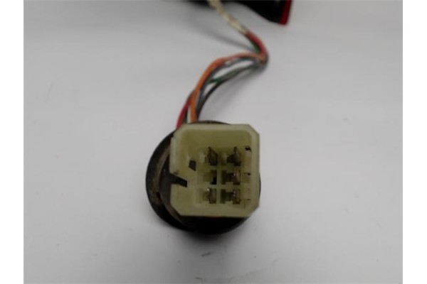 Recambio de piloto trasero izquierdo para opel agila 1.2 básico referencia OEM IAM 084421937L  