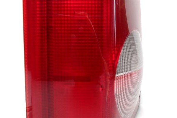 Recambio de piloto trasero izquierdo para opel agila 1.2 básico referencia OEM IAM 084421937L  