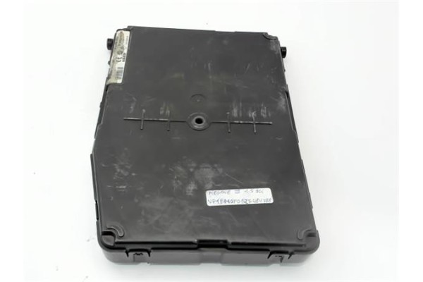 Recambio de caja fusibles/rele para renault megane ii berlina 3p 1.5 authentique confort referencia OEM IAM 8200261823  
