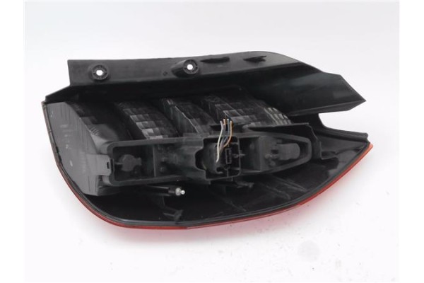 Recambio de piloto trasero izquierdo para renault scenic ii (jm) 1.5 dci (jm0f) referencia OEM IAM 8200127704 15911500 